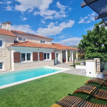 Family Friendly House With A Swimming Pool By Sibenik - Kod Sibenika, Sibenik - 24950 בית נופש שיבניק
