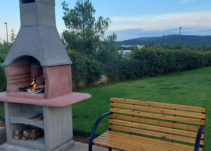 Family Friendly House With A Swimming Pool By Sibenik - Kod Sibenika, Sibenik - 24950 בית נופש שיבניק