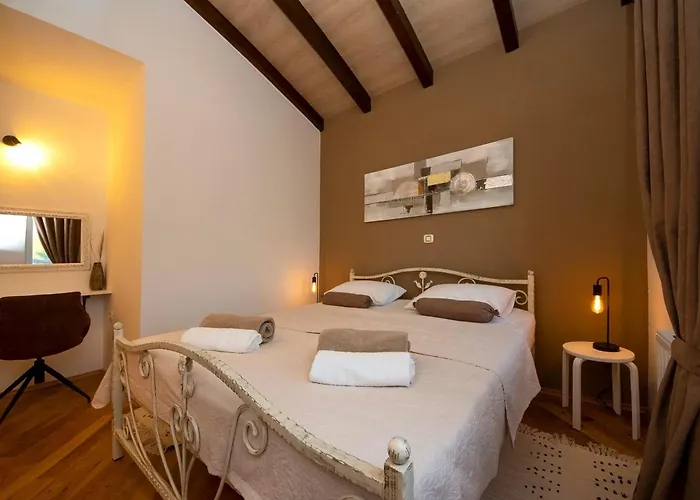 Family Friendly House With A Swimming Pool By Sibenik - Kod Sibenika, Sibenik - 24950