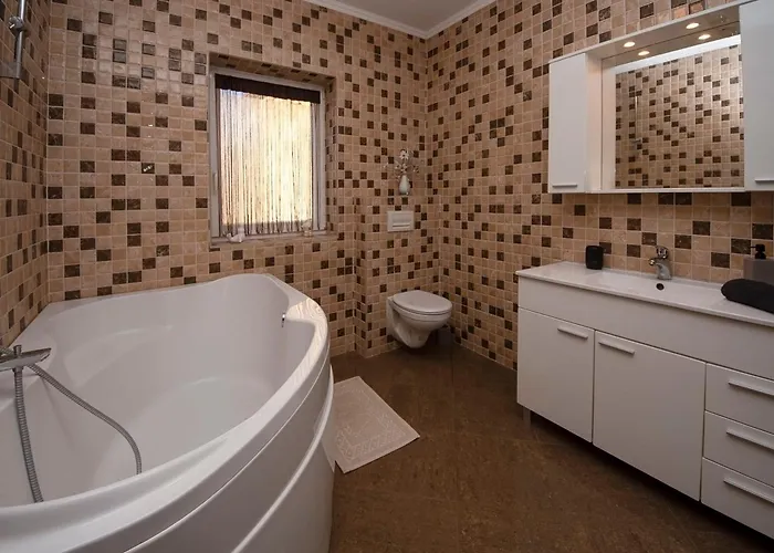 Family Friendly House With A Swimming Pool By Sibenik - Kod Sibenika, Sibenik - 24950 בית נופש *